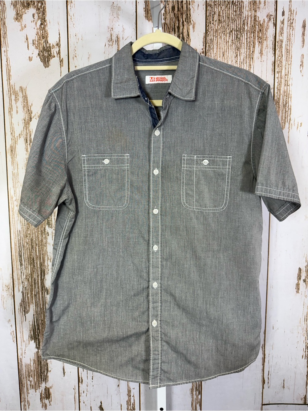 Michael Brandon, Blueish Grey Short Sleeve Button Up Shirt. Size Medium.